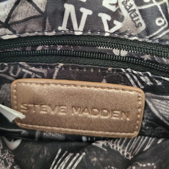 Steve Madden Gold/Champagne Sequin Wristlet Bag/Purse - Picture 4 of 4